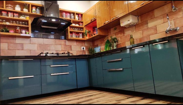 Entire Craftsman House With 2 Bedrooms Kitchen And More Rāipur المظهر الخارجي الصورة